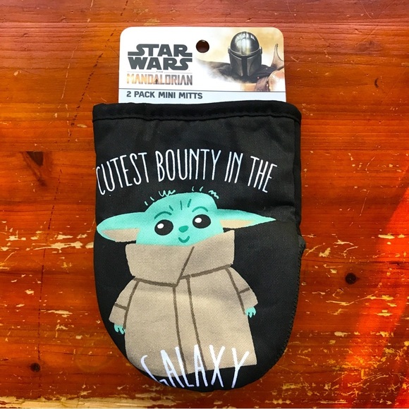 Star Wars Other - Cutest Bounty in the Galaxy - Baby Yoda Mini Oven Mitts NWT Authentic Starwars
